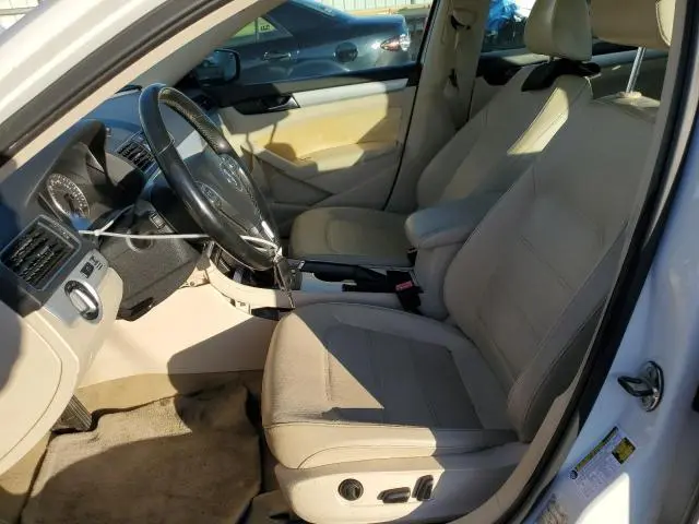 2013 VOLKSWAGEN PASSAT SE  