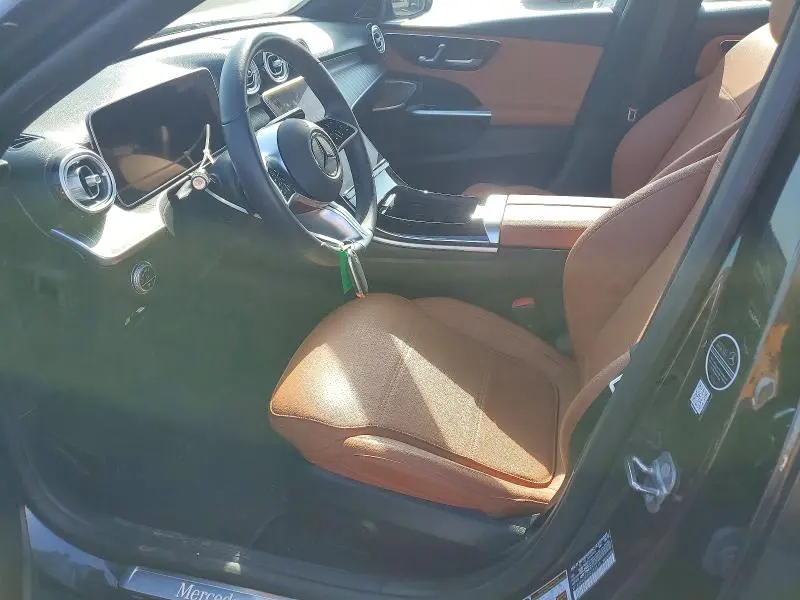 2025 MERCEDES-BENZ C 300  