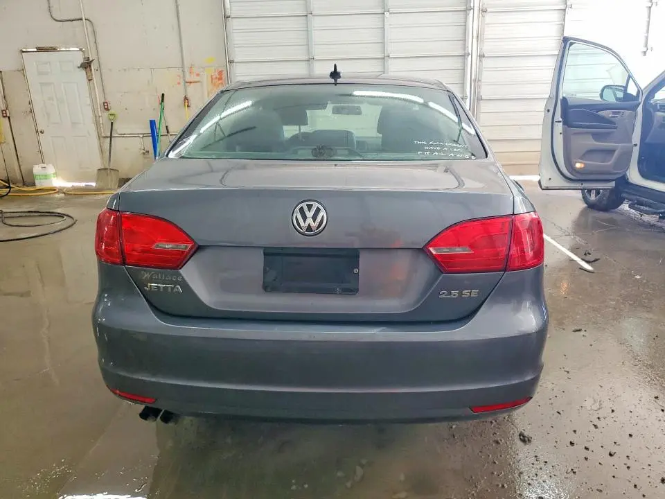 2013 VOLKSWAGEN JETTA SE  