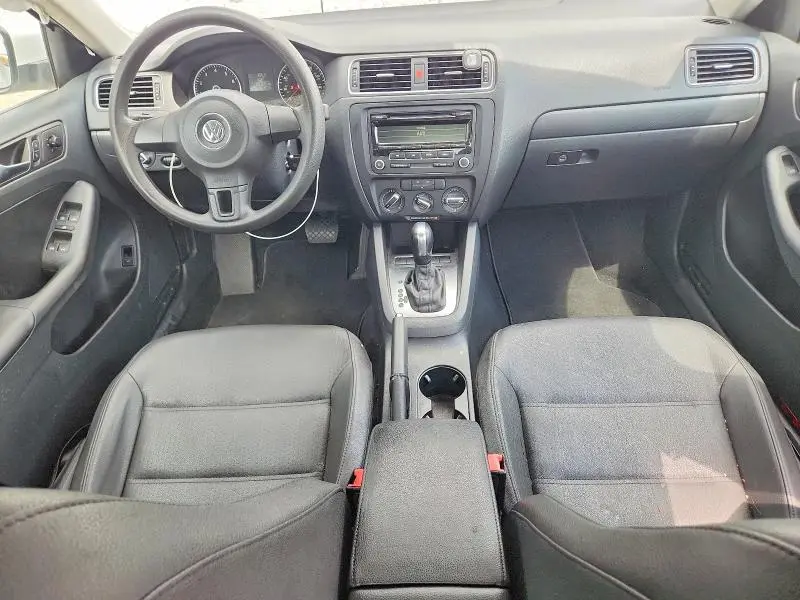 2012 VOLKSWAGEN JETTA SE  