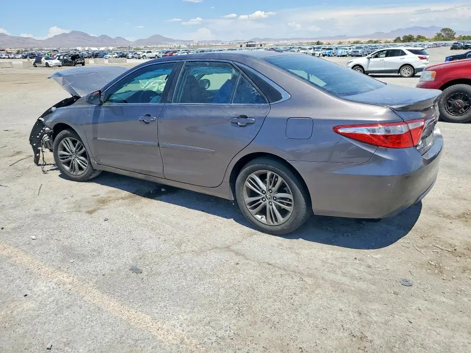 2015 TOYOTA CAMRY SE  