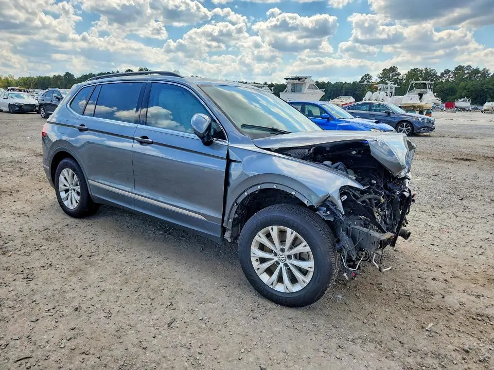 2018 VOLKSWAGEN TIGUAN SE  