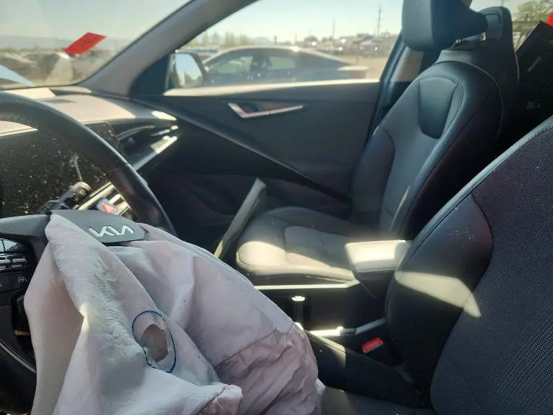 2023 KIA NIRO EX  