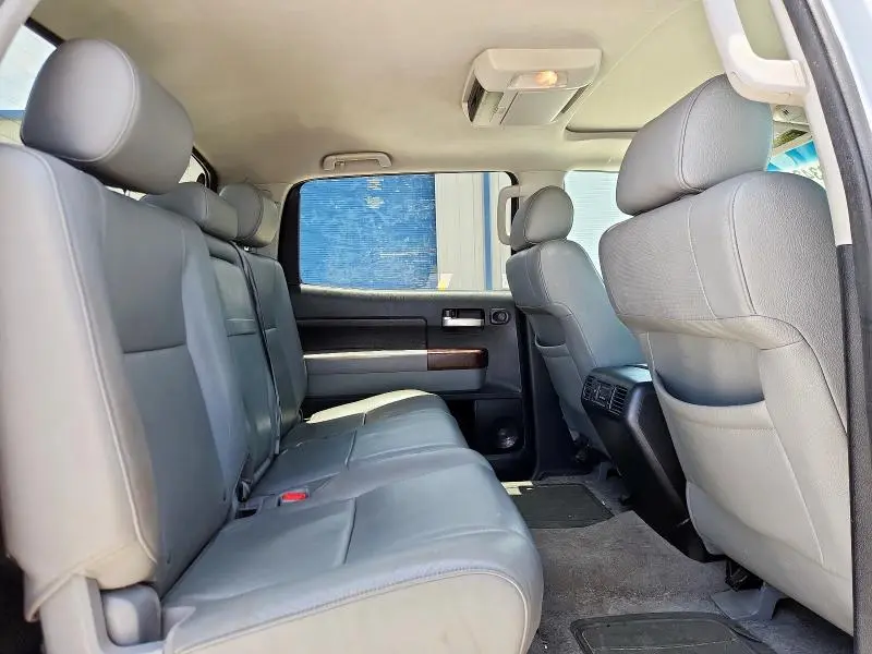 2010 TOYOTA TUNDRA CREWMAX LIMITED  