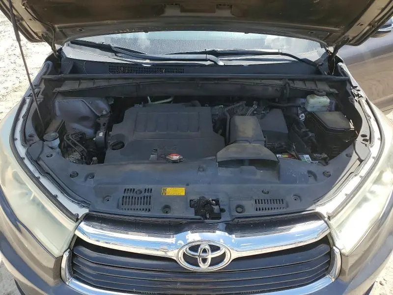 2015 TOYOTA HIGHLANDER XLE  