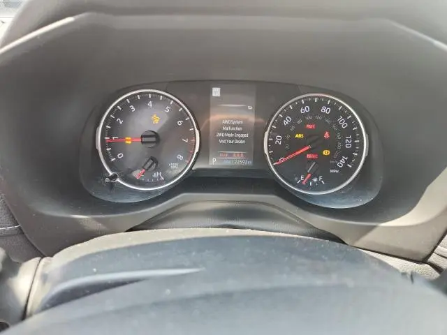 2022 TOYOTA RAV4 XLE  