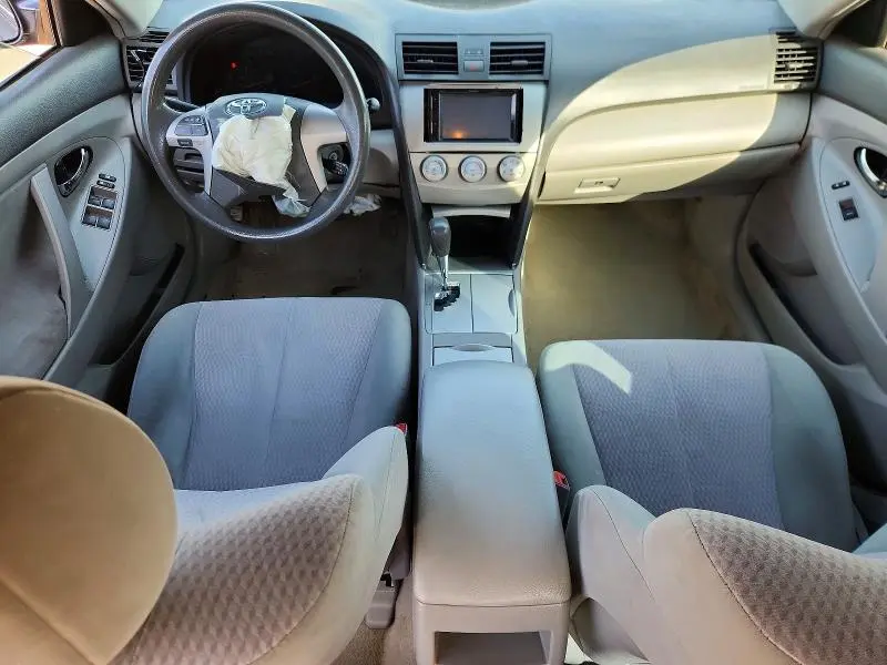 2010 TOYOTA CAMRY LE  