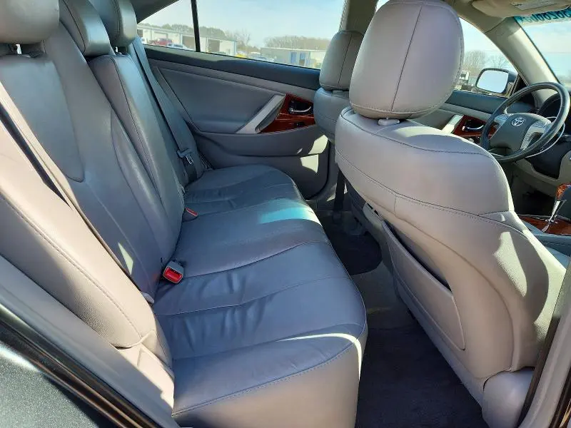 2011 TOYOTA CAMRY SE  