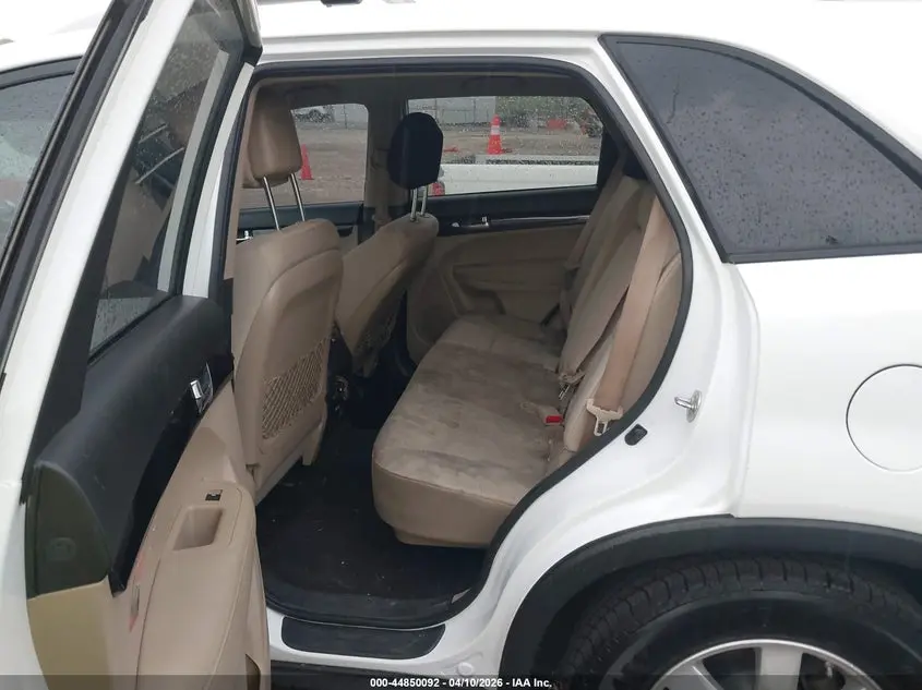 2013 KIA SORENTO LX V6
