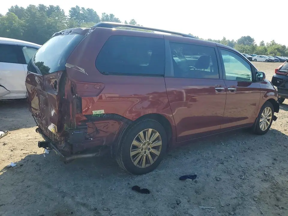 2015 TOYOTA SIENNA XLE 7-PASSENGER  