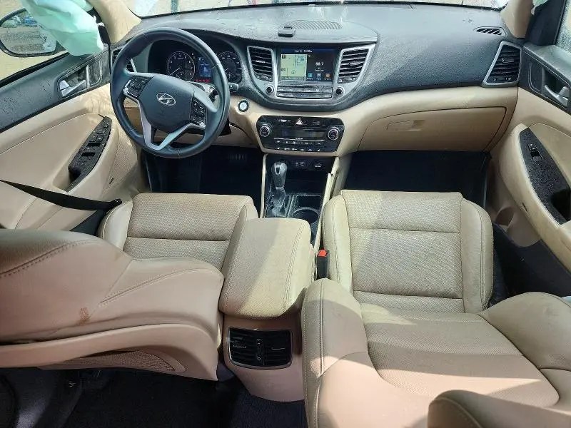 2017 HYUNDAI TUCSON SE PLUS  
