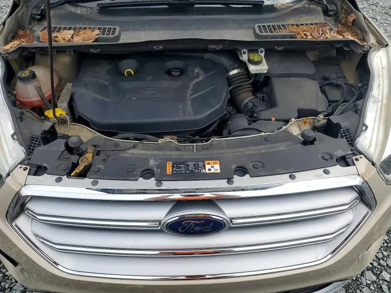 2017 FORD ESCAPE SE  