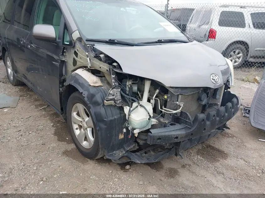 2012 TOYOTA SIENNA LE V6 8 PASSENGER