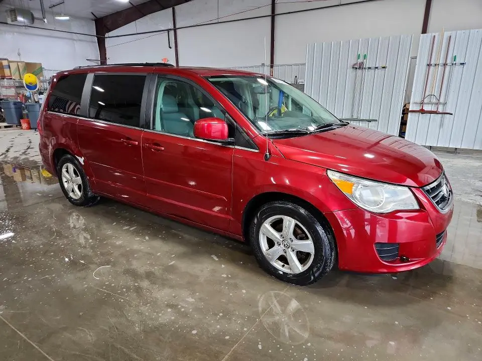 2011 VOLKSWAGEN ROUTAN SEL  