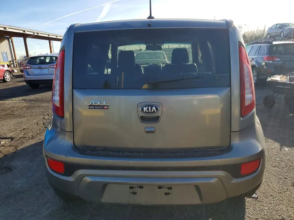 2013 KIA SOUL +  