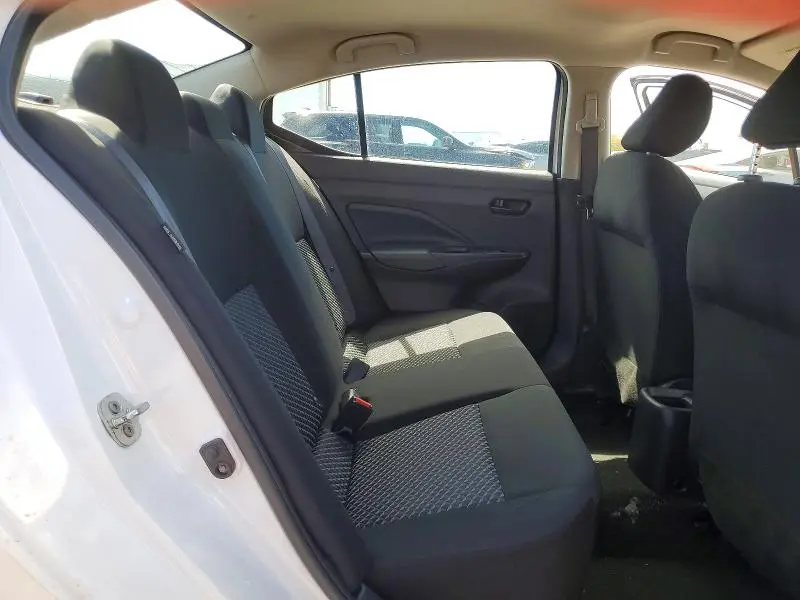 2022 NISSAN VERSA S  