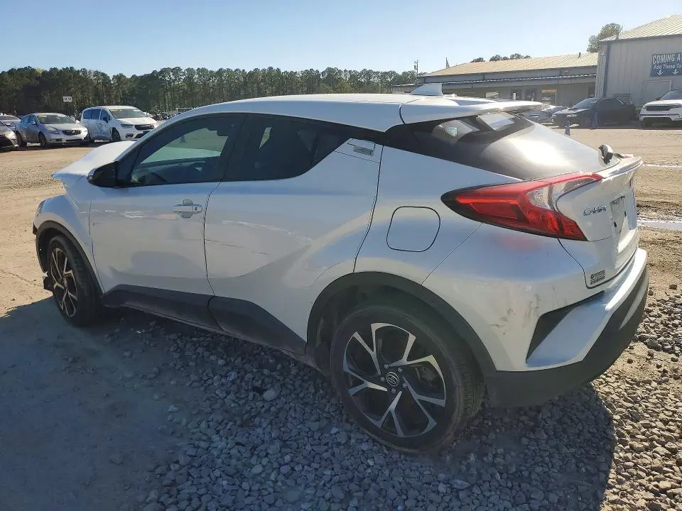 2021 TOYOTA C-HR XLE  