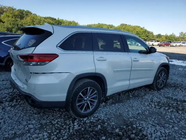 2018 TOYOTA HIGHLANDER SE  