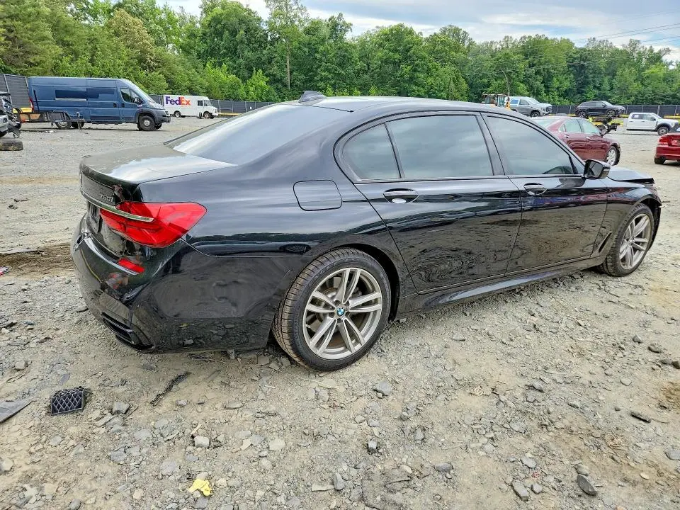 2018 BMW 750 XI  