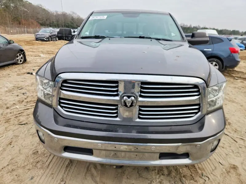 2017 RAM 1500 SLT  