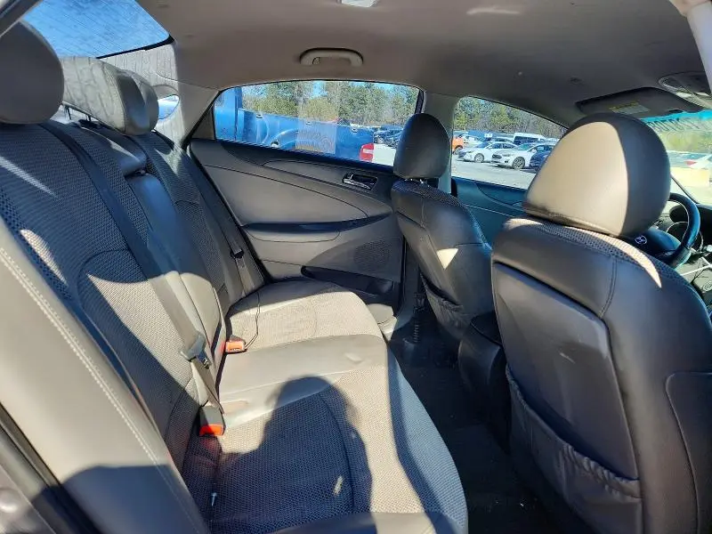 2012 HYUNDAI SONATA SE  