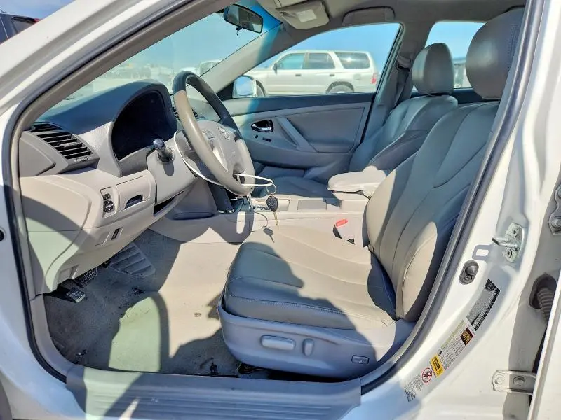 2011 TOYOTA CAMRY LE  