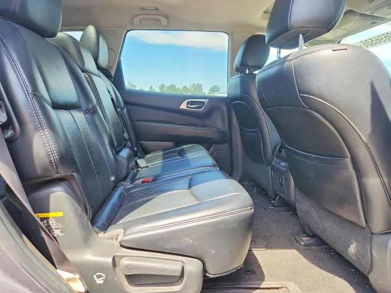 2017 NISSAN PATHFINDER PLATINUM  