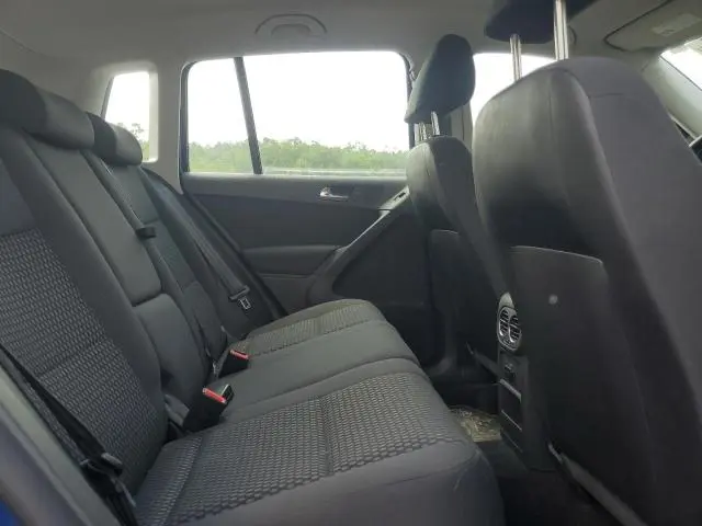 2010 VOLKSWAGEN TIGUAN SE  