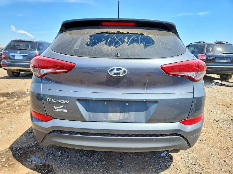 2017 HYUNDAI TUCSON SE  