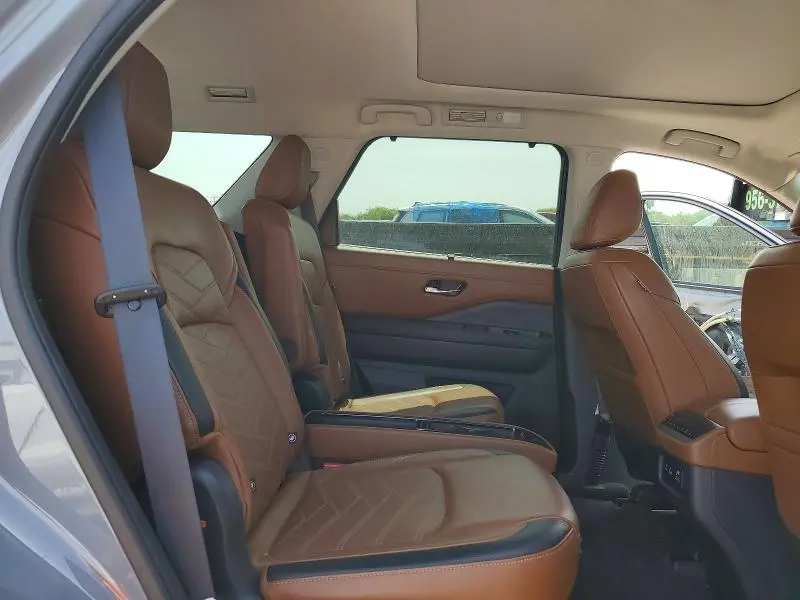 2022 NISSAN PATHFINDER PLATINUM  