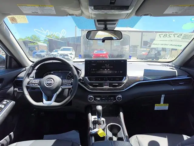 2025 NISSAN ALTIMA SR  