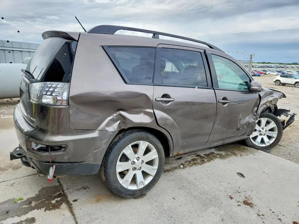 2010 MITSUBISHI OUTLANDER SE  