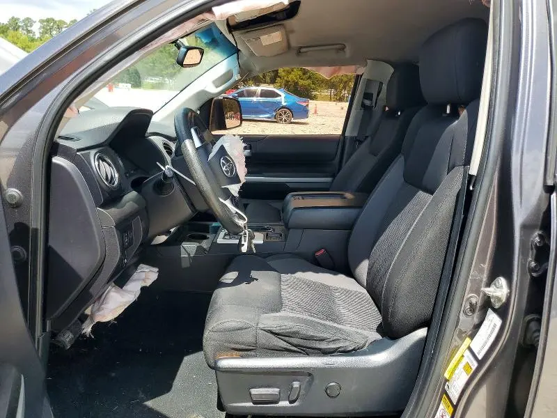 2016 TOYOTA TUNDRA CREWMAX SR5  