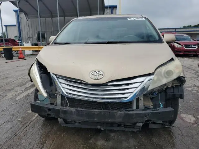 2011 TOYOTA SIENNA LE  