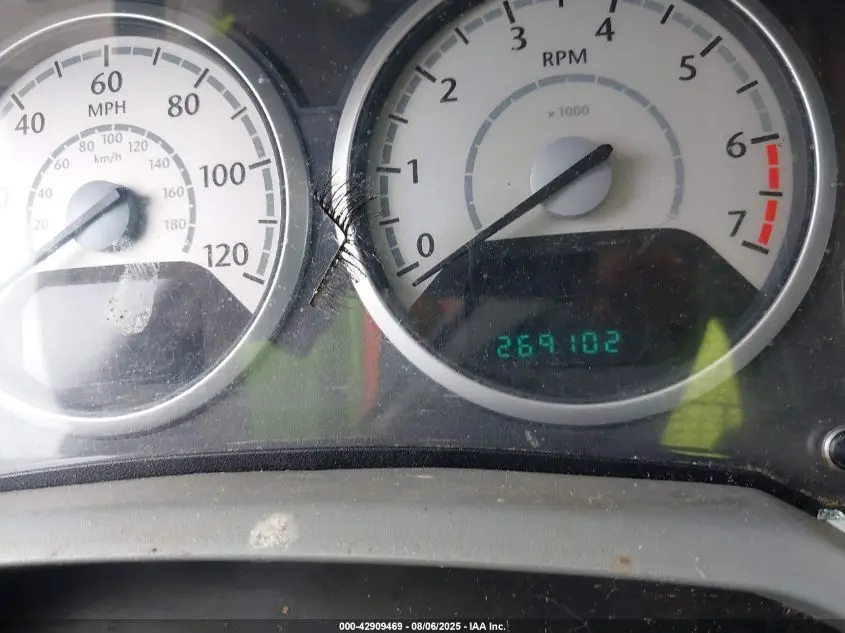 2010 CHRYSLER TOWN & COUNTRY TOURING