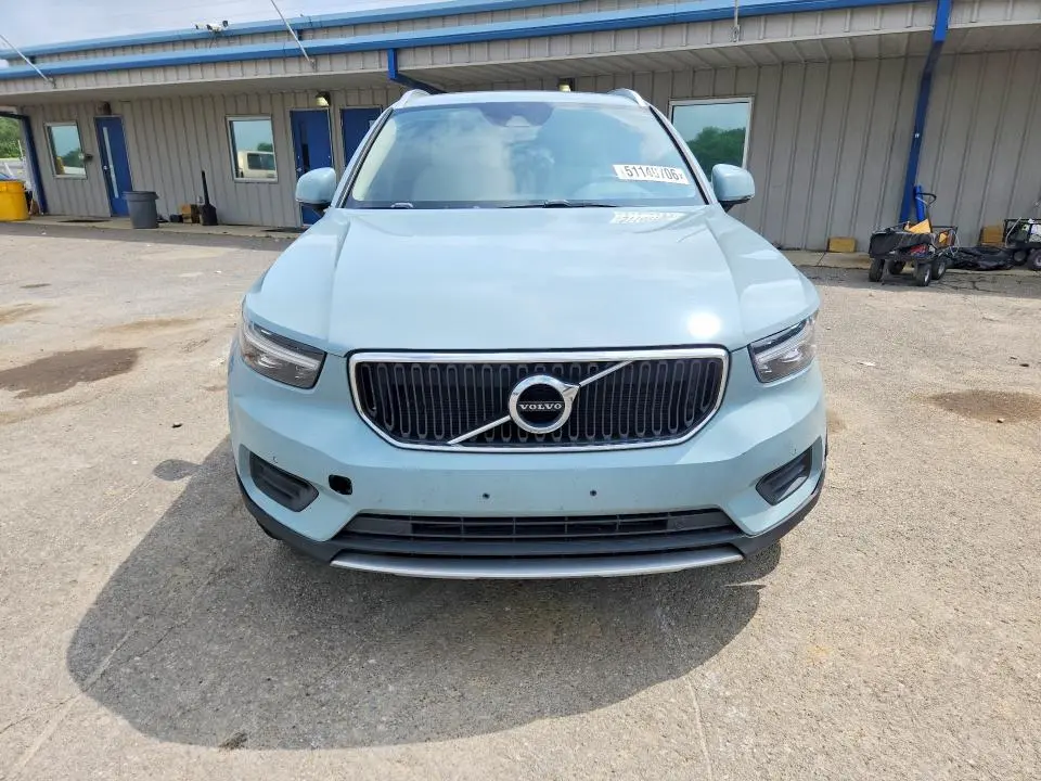 2019 VOLVO XC40 T5 MOMENTUM  