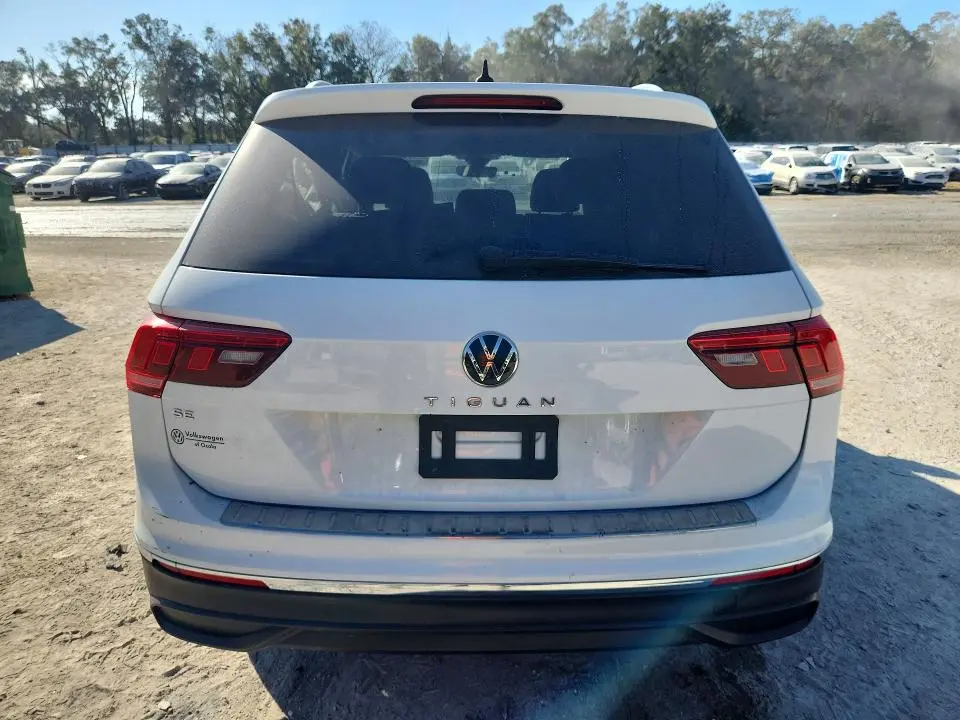 2022 VOLKSWAGEN TIGUAN SE  