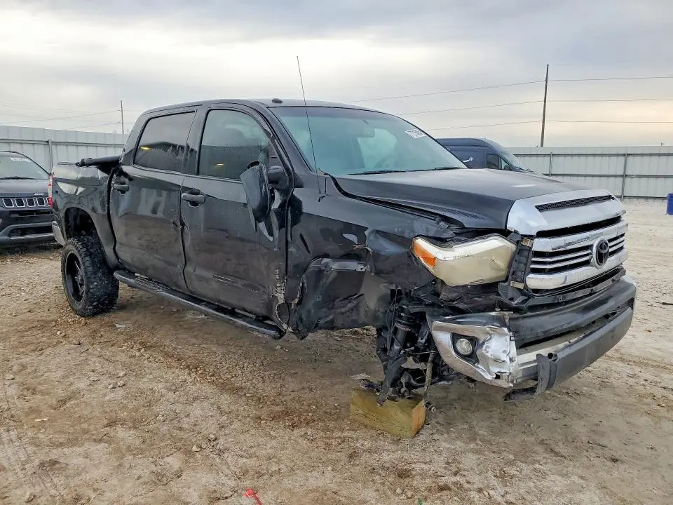 2016 TOYOTA TUNDRA CREWMAX SR5  