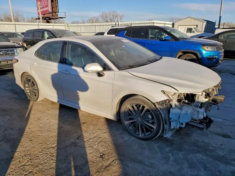 2018 TOYOTA CAMRY XSE  