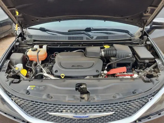 2019 CHRYSLER PACIFICA LX  