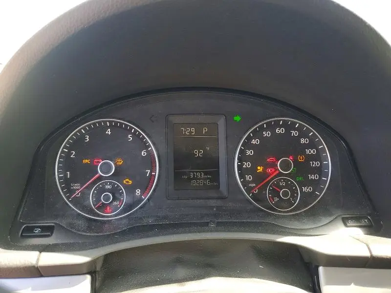 2010 VOLKSWAGEN JETTA LIMITED  