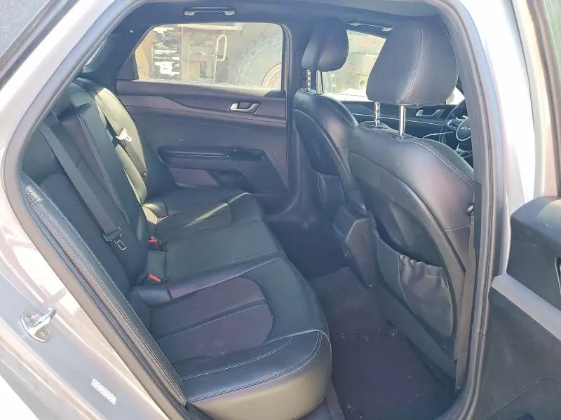 2022 KIA K5   
