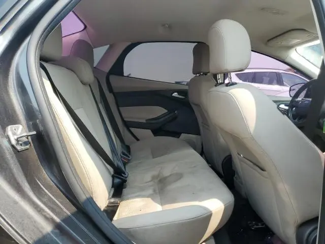 2016 FORD FOCUS SE