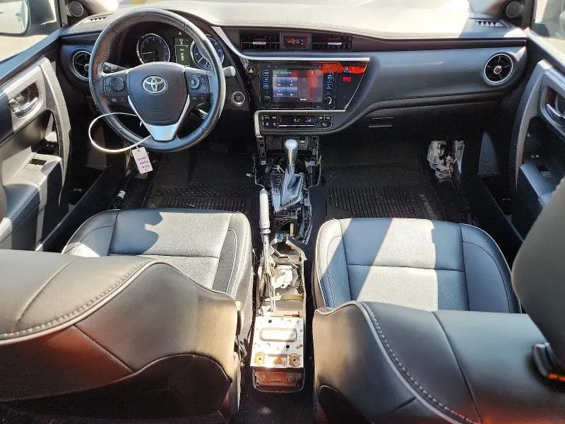 2019 TOYOTA COROLLA XLE  