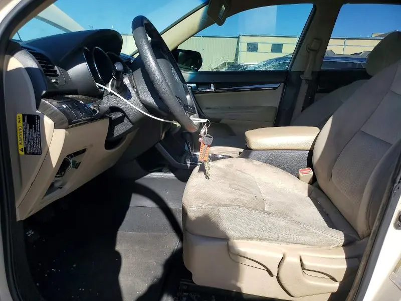 2011 KIA SORENTO LX  