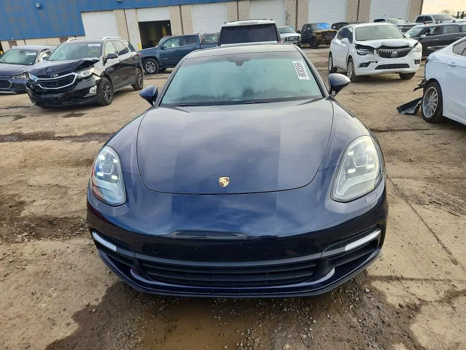 2018 PORSCHE PANAMERA 4  