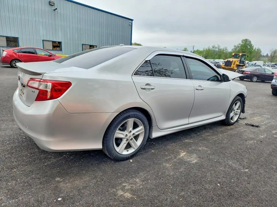 2013 TOYOTA CAMRY SE  