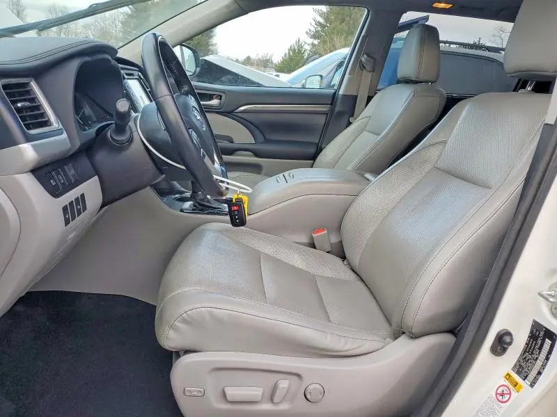 2017 TOYOTA HIGHLANDER LIMITED  