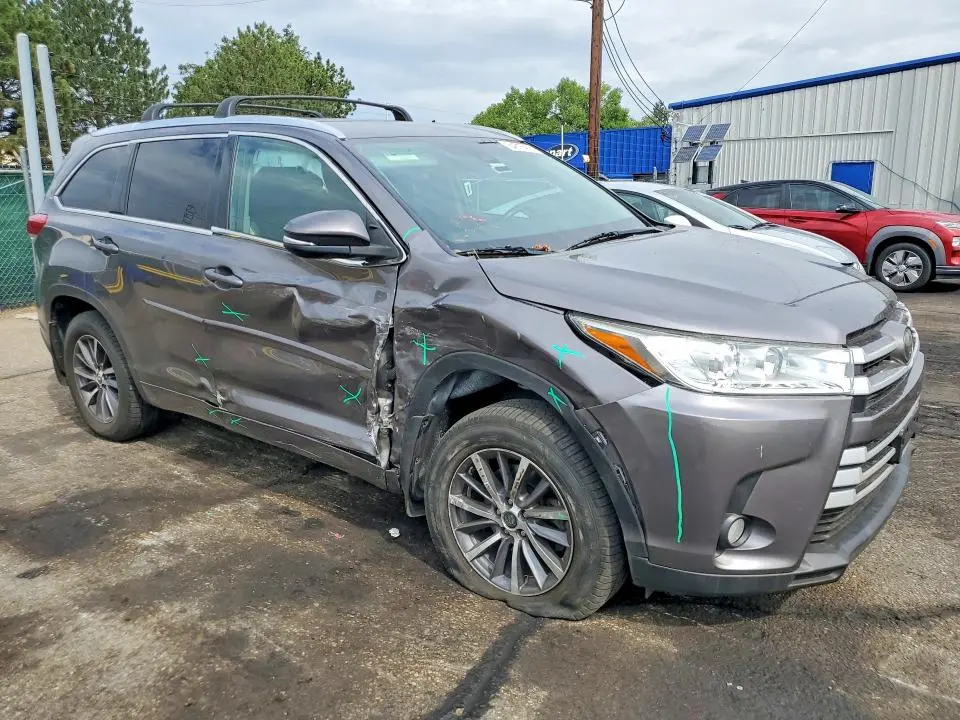 2018 TOYOTA HIGHLANDER XLE  
