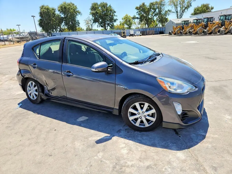 2017 TOYOTA PRIUS C TWO  